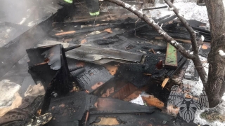 В Балакове соседи спасли из горящего сарая пьяного мужчину