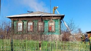 Под Татищевом тушили жилой дом