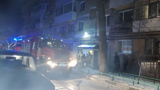 Ночью из-за горевшего мусора эвакуировали жителей саратовской пятиэтажки