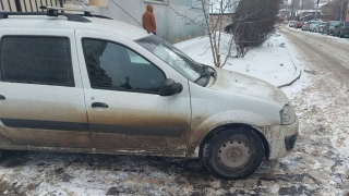 У саратовской фирмы арестовали "Ларгус" из-за долгов по налогам