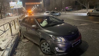 В Ленинском районе столкнулись "семерка" и иномарка. Двое в больнице
