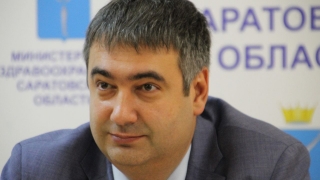 Замминистра здравоохранения Саратовской области попал в ДТП на трассе