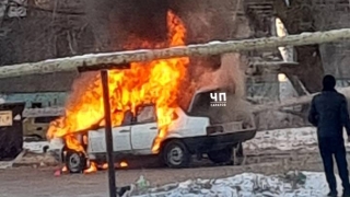 На Геофизической дотла сгорела легковушкка