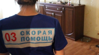 В Саратове пьяная пациентка напала на фельдшера скорой помощи