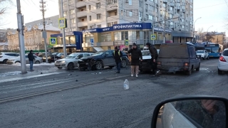 Массовое ДТП на Чапаева остановило движение троллейбусов
