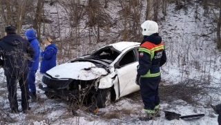 Под Марксом в кювет улетела иномарка. Погибли трое мужчин