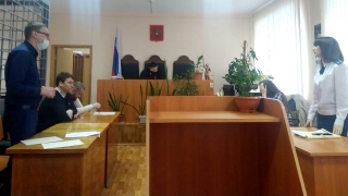 Дело о вымогательстве взятки. Подсудимый экс-прокурор отказался от своих адвокатов