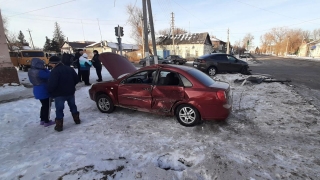 В столкновении иномарок пострадала 17-летняя пассажирка