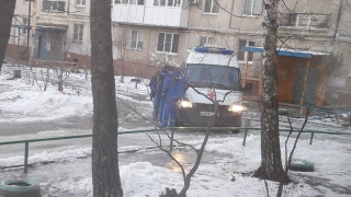В ледяных торосах на Тархова застряла машина скорой помощи