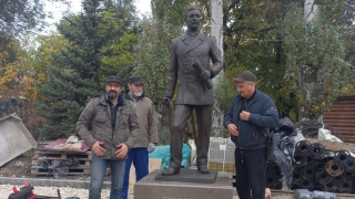 В Аткарске установили памятник бывшему главе города