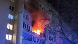В Саратове полыхает квартира в 10-этажке
