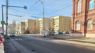 В Саратове ищут сбившего 18-летнюю девушку водителя