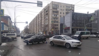 В Саратове иномарка сбила женщину на перекрестке