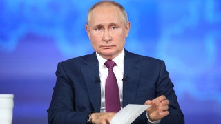 Владимир Путин наградил 11 саратовцев почетными званиями, медалями и орденами