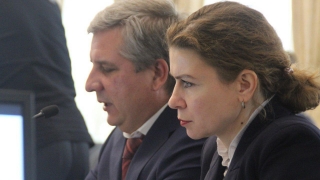 "Ларечная комбинация". Глава КУИ осталась в должности, мэрия ссылается на Конституцию