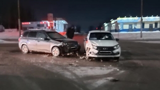 На 6-м квартале две "Лады" не поделили дорогу. Есть пострадавшие
