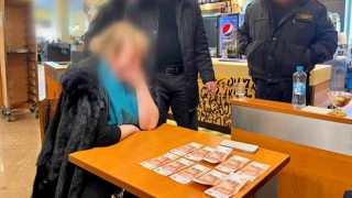 Жительница Саратова пыталась дать взятку руководителю отдела ГУ ФССП