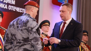 Саратовцам впервые вручили почетные знаки губернатора "За мужество и отвагу"