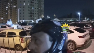 "А тут нельзя не быть орлом". В Саратове парашютист спрыгнул с 23-этажного дома