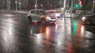 В Саратове две женщины попали под колеса иномарок