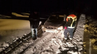 Под Аткарском из снежного заноса вытащили семью с ребенком