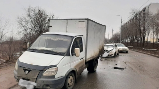 В Ленинском районе не разъехались "Газель" и "Джили"