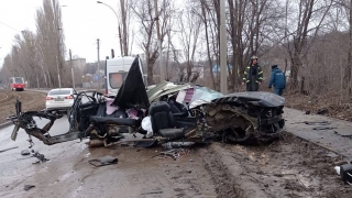 В Заводском районе водитель "Киа" неудачно въехал в столб