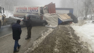 На саратовской трассе столкнулись более 15 автомобилей. Есть пострадавшие