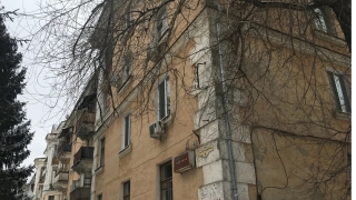 В Саратове две аварийные "сталинки" снесут и три дома реставрируют