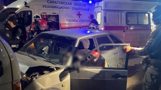 На Клочкова столкнулись "девятка" и грузовик. Есть жертвы