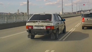 На мосту Саратов-Энгельс лихач на "четырнадцатой" проехал по встречке