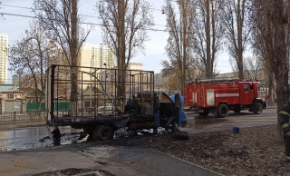 На Рахова сгорела грузовая "Газель"