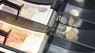 В Саратове продавец-кассир отправится в колонию за присвоение денег у ИП
