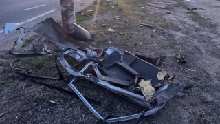 Перед рассветом водитель "тринадцатой" въехал в столб