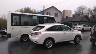 Женщина за рулем "Лексуса" сбила мужчину на Вольской
