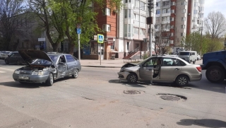 На Университетской дорогу не поделили "Гранта" и "12-я"