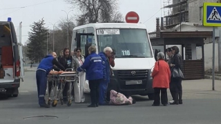 На Горького маршрутка сбила на "зебре" пожилую женщину