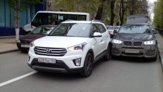 ДТП возле шахматного клуба. Парализовано движение по Рахова, стоят троллейбусы