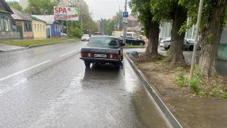 На перекрестке в центре Саратова "Волга" сбила пешехода