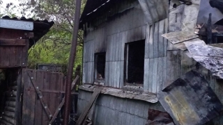 Ночью на пепелище деревянного дома пожарные нашли труп