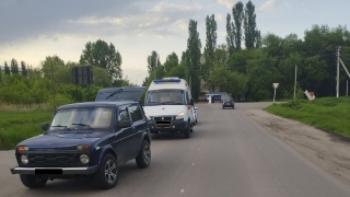 Девочка попала под колеса "Нивы". Ее госпитализировали