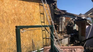 Три пожарных расчета тушили дом по Нижней Слободке