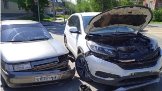 73-летний водитель "Хонды" отправил в больницу балаковца на "12-й"