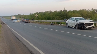 На трассе в Гагаринском районе столкнулись "Мерседес" и "Ниссан"
