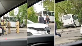 В Саратове пассажиры 13-й маршрутки пострадали в столкновении со "Шкодой"