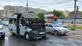 В Энгельсе сгорела маршрутная "Газель"