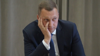 Закрытие саратовских школ. Жители ждут помощи Романа Бусаргина