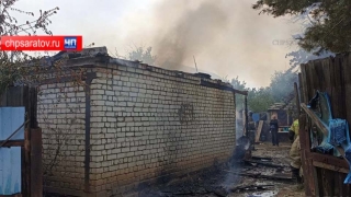 В Ленинском районе два пожарных расчета тушили дачу