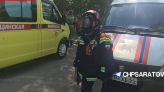 На пожаре в Энгельсе из квартиры на пятом этаже выпрыгнул мужчина