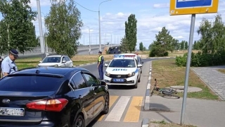 Иномарка отправила 55-летнего велосипедиста в больницу